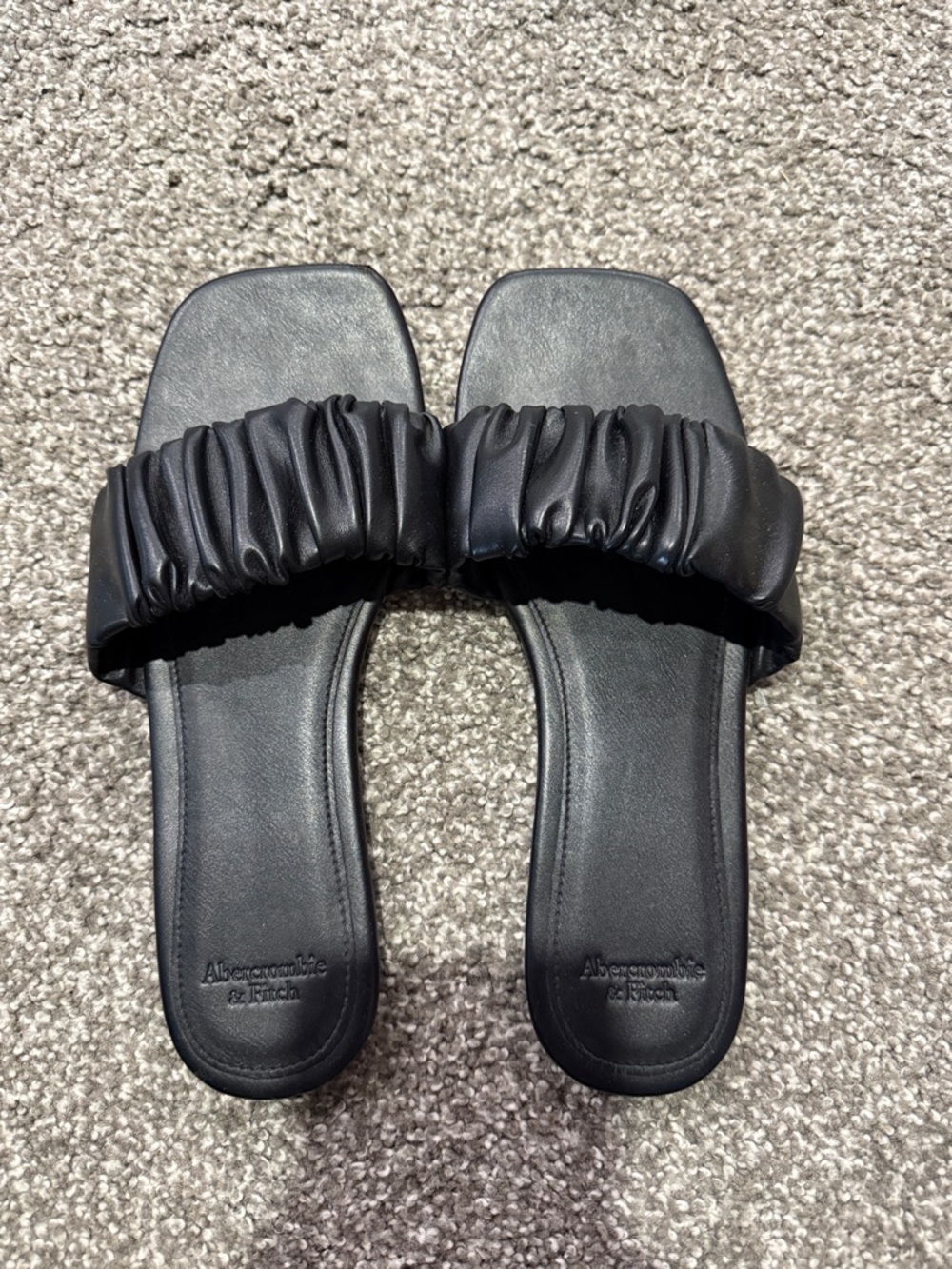 Abercrombie & Fitch Black Ruched Strap Slide Sandals